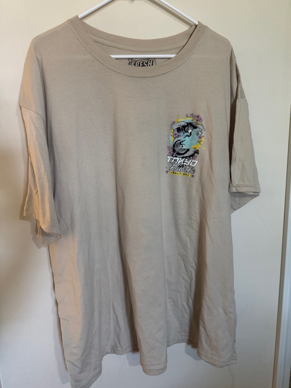 Fresh Graphic Short-Sleeve Tee in Light Beige